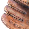 Gants et balle de baseball US WW2