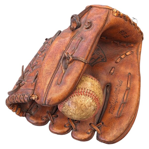 Gants et balle de baseball US WW2