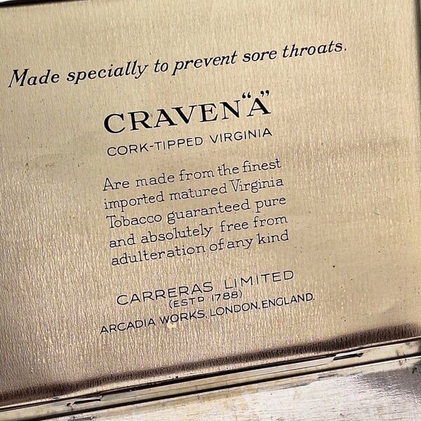 Boîte de cigarettes anglaise Craven A