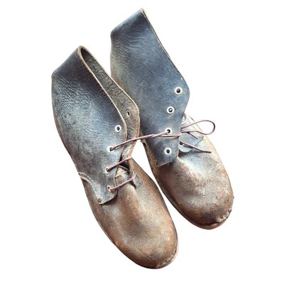 Paire de brodequins de captivité WW2 – Fabrication Stalag