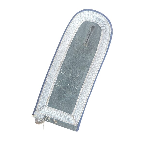 Patte d’épaulette allemande WW2 de sous-officier – 24e Régiment, liseré bleu foncé médical