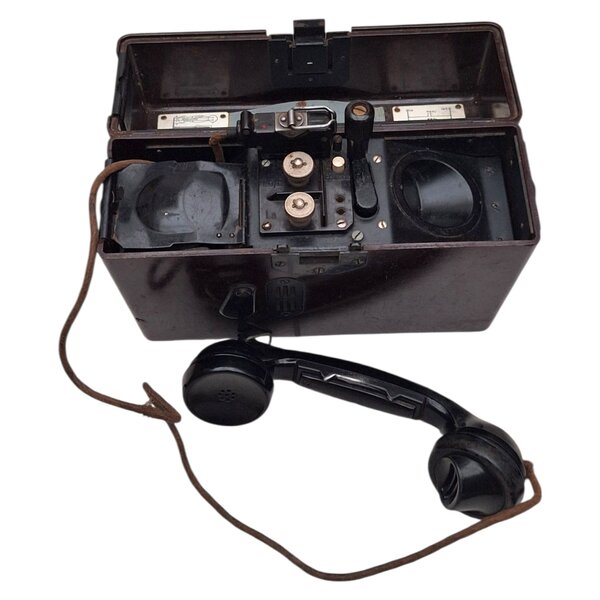 Téléphone allemand F33 en bakélite – Daté 1944  Équipement de communication Wehrmacht WWII