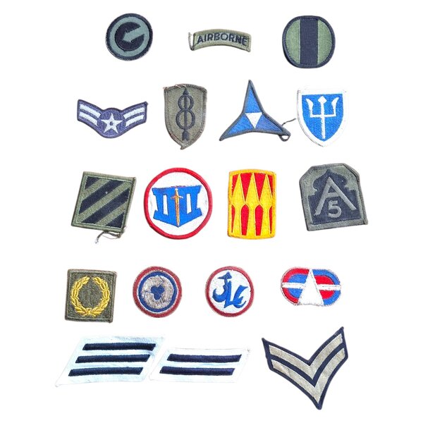 Lot d’insignes US WW2 