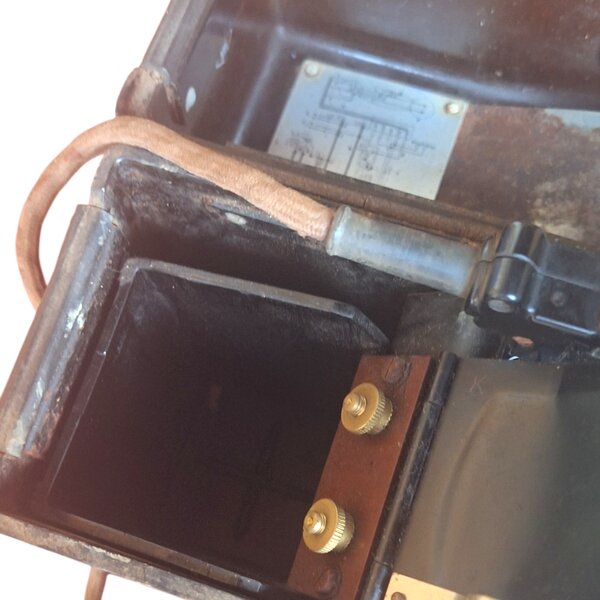 Téléphone de campagne F33 Allemand WW2