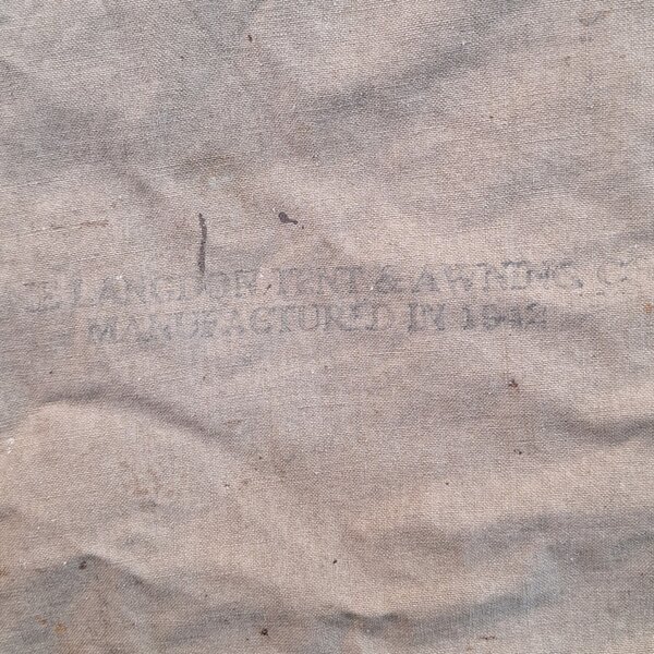 Demi toile de tente US datée 1942 WW2